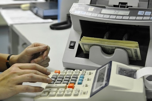 Cash transactions in non-bank financial institutions